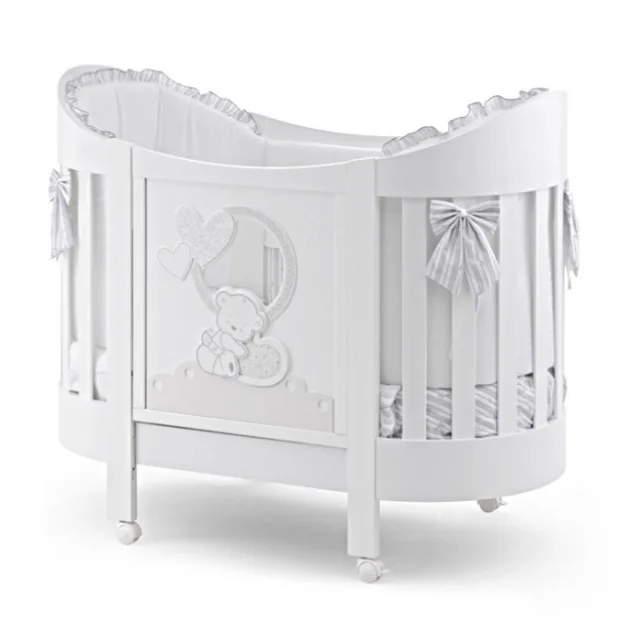Детская кроватка Italbaby Love Oval с матрасом и комплектом белья из 4 предметов — фото 1