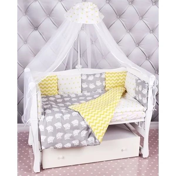 Комплект постели в кроватку AmaroBaby Совята, 18 предметов, Желто-серый — главный ракурс