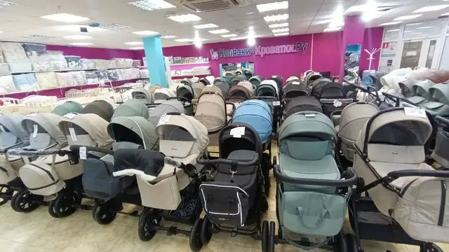 Ряды детских колясок в наличии в магазине «Коляски-Кроватки.Ру» в Туле, ТЦ «Арсенал»