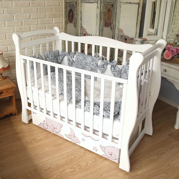 Детская кроватка AmaroBaby Sweet Bear, поперечный маятник — как выглядит в жизни