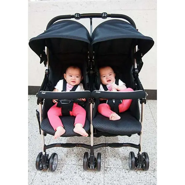 Детская прогулочная коляска для двойни и погодок Combi Spazio Duo, с рождения фото 5