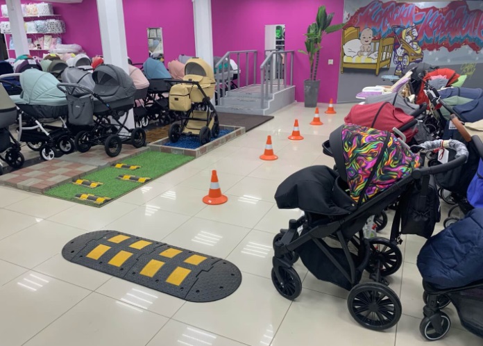 Чек‑лист осмотра коляски на треке: рама, амортизация, маневренность, удобство для родителей