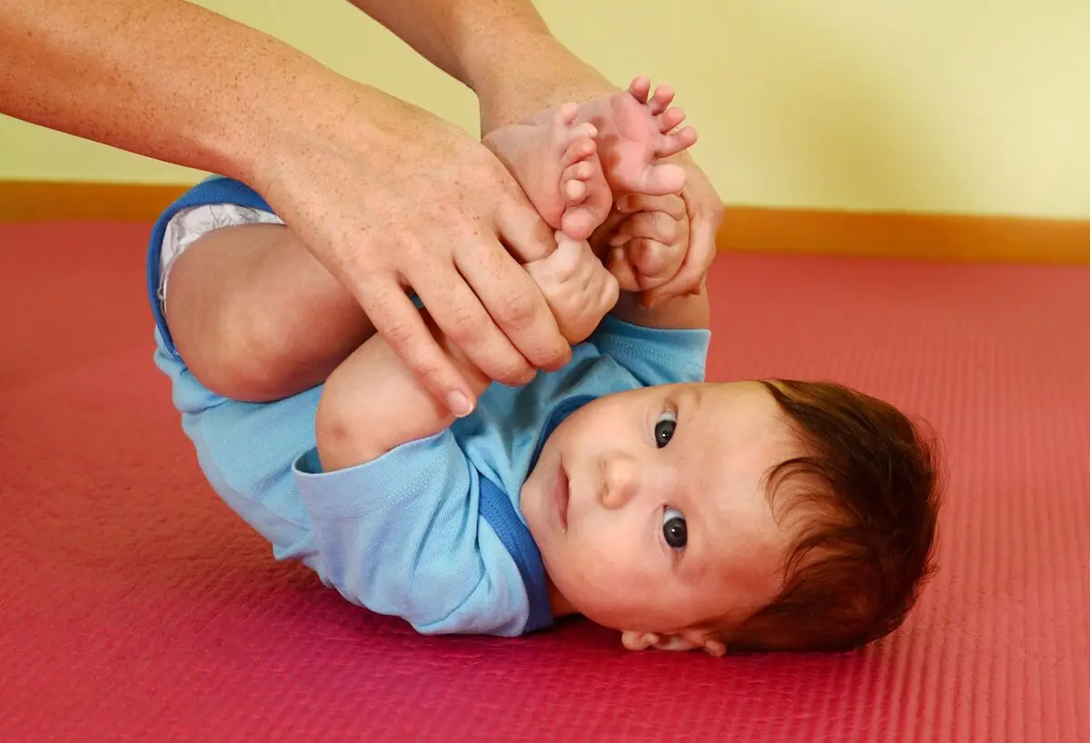 Гимнастика для малышей от 0 до 3 месяцев 