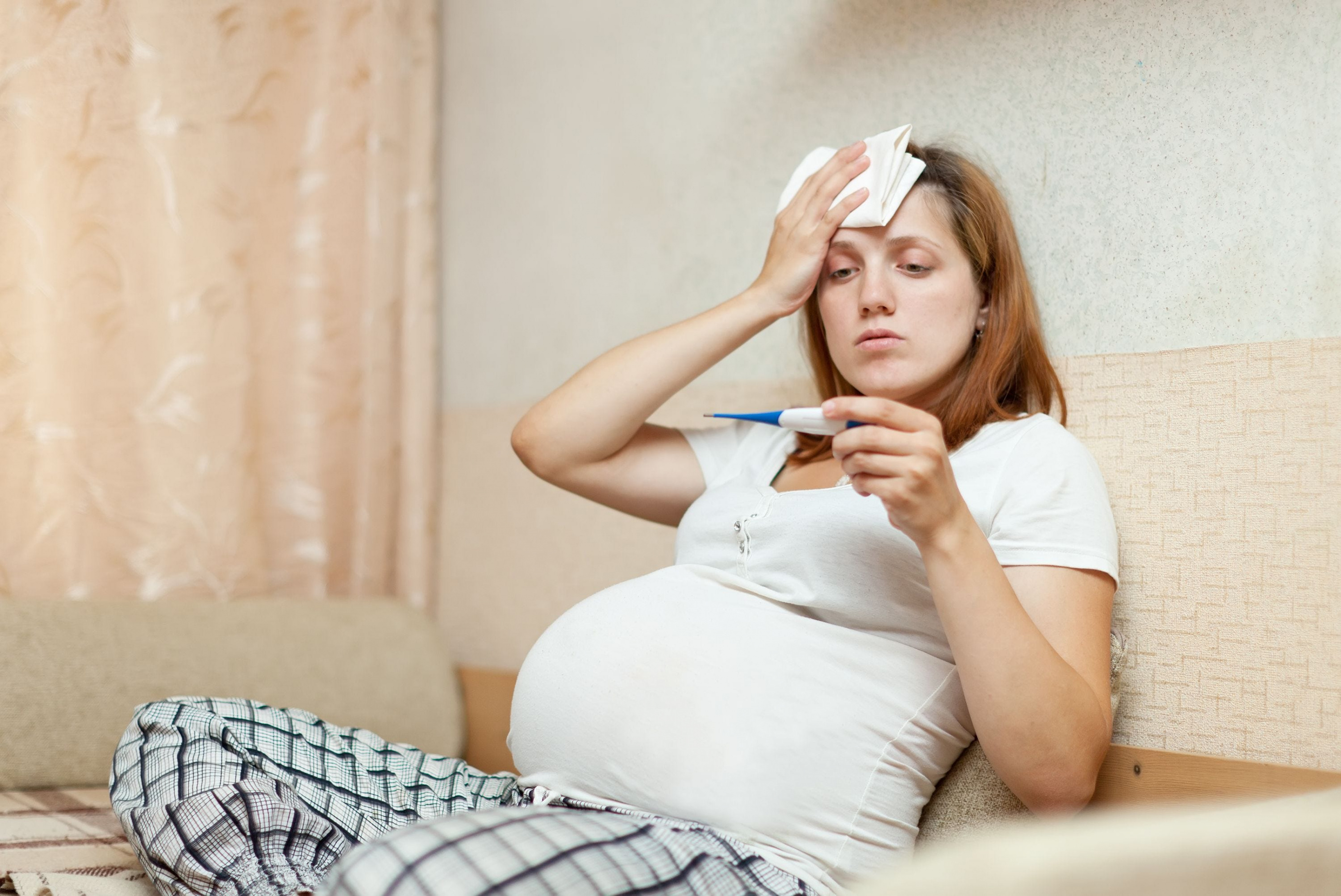 Кашель после беременности. Клиника гриппа у беременных. Тяжелая беременность. Картинки беременность и простуда. Ринит беременных со 2 месяца.