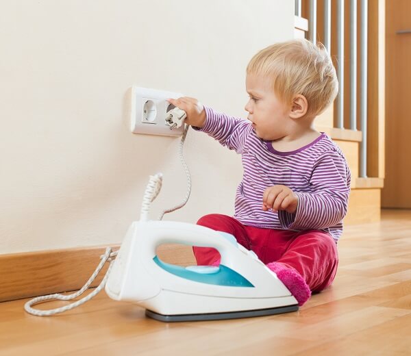 baby-safe-outlets-fotolia-600px.jpg