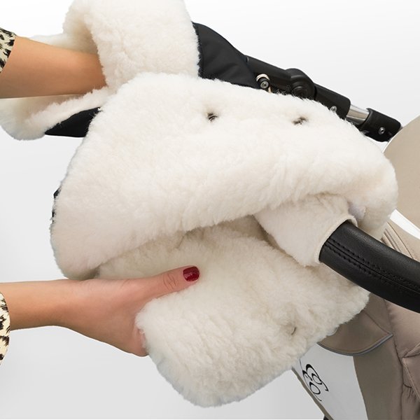 Меховая муфта-рукавички для коляски Esspero Gretta из 100 % натуральной шерсти фото 1