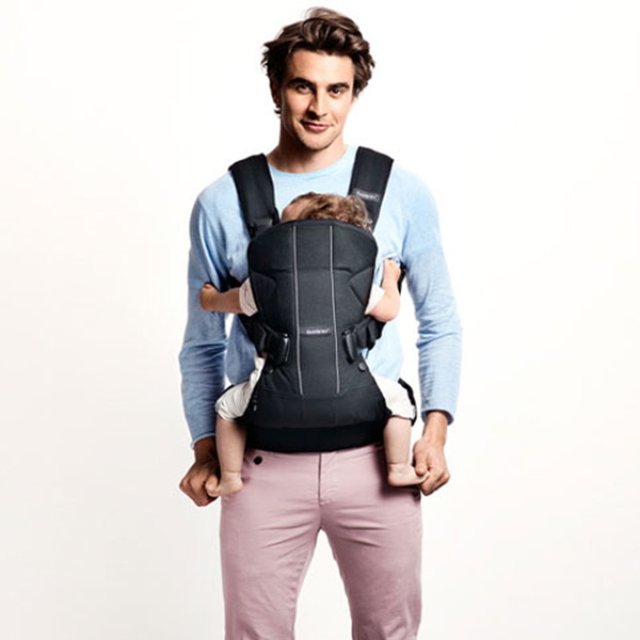 Многофункциональный рюкзак-кенгуру BabyBjorn One Cotton для ношения ребёнка на груди и на спине фото 6