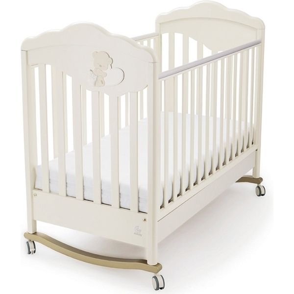 Фото Детская кроватка Italbaby Gold с декором Love, реальные фотографии клиентов | Коляски-Кроватки.Ру