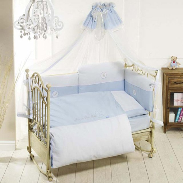 Фото Комплект Feretti Petit Bebe 6 предметов, long борт на всю кроватку, реальные фотографии клиентов | Коляски-Кроватки.Ру