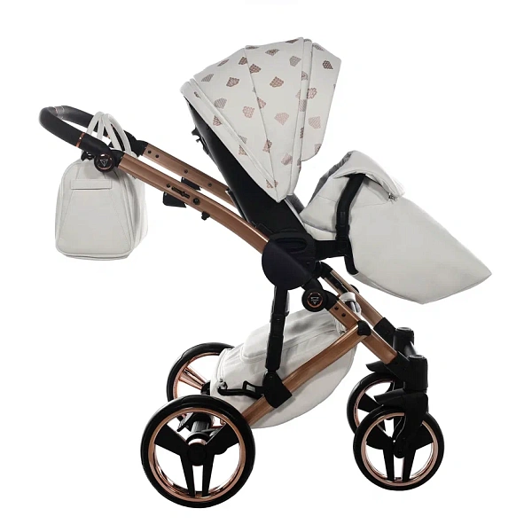 Детская коляска Junama Glow V2 3 в 1 на медной раме фото 16