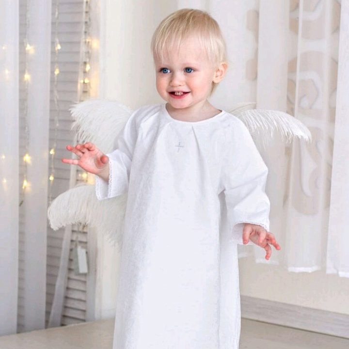 Крестильный набор для мальчика Makkaroni Kids Александр (2 предмета) — как выглядит в жизни