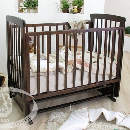 Детская кроватка Красная Звезда Можга Марина С 700, поперечный маятник