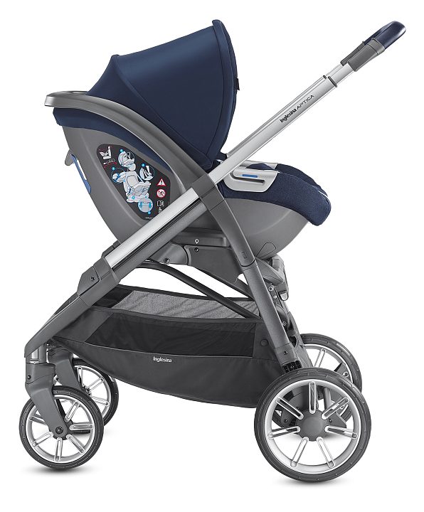 Детская коляска Inglesina Aptica System Quattro 4 в 1 на шасси Aptica Graphite Blue Navy — как выглядит в жизни