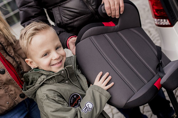 Детское автокресло-бустер Osann Junior Gurtfix FB-208 фото 1