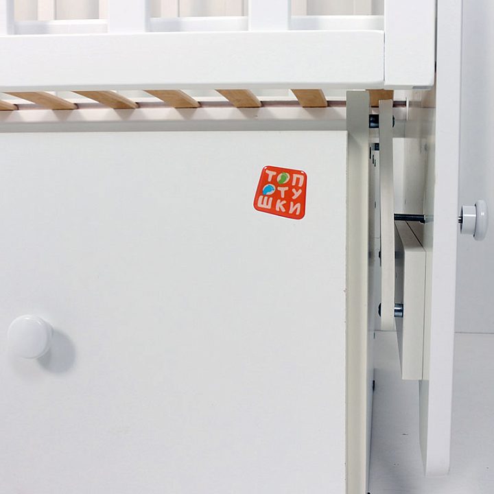 Детская кроватка Топотушки Каролина Малыши с универсальным маятником и ящиком — как выглядит в жизни
