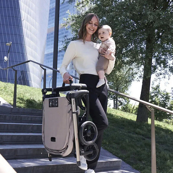 Детская коляска Inglesina Electa System Duo 2 в 1 на шасси Electa Iridium Black фото 3