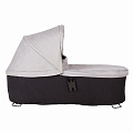 Блок для новорожденных Mountain Buggy Duet Carrycot Plus (Silver 3.0
						
					) — Фото