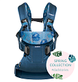 Многофункциональный рюкзак-кенгуру BabyBjorn One Cotton для ношения ребёнка на груди и на спине (Пепельно-синий с принтом ) — Фото