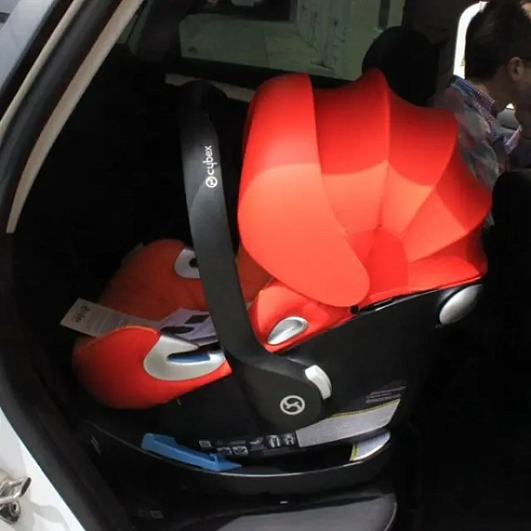 Детское автокресло Cybex Aton Q Plus фото 2