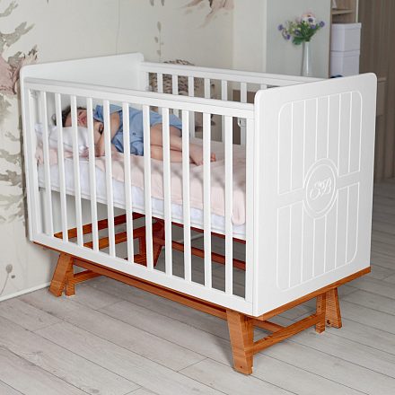 Детская кроватка Sweet Baby Nuovo с продольным маятником