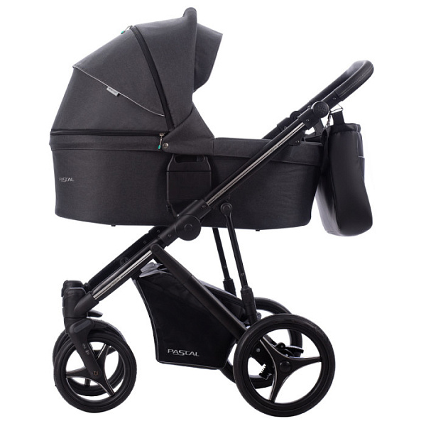 Детская коляска Bebetto Pascal 2 в 1 на черной раме фото 1