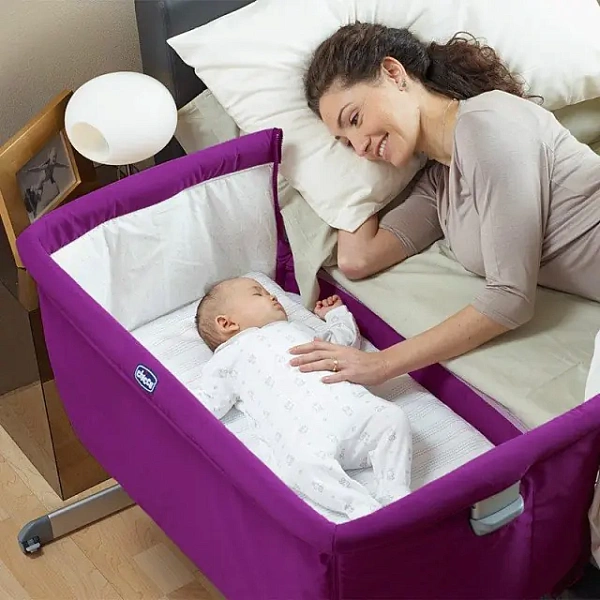 Приставная кроватка Chicco Next2Me фото 1
