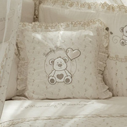 Детская подушечка Fiorellino Lovely Bear  40 х 40 см белый