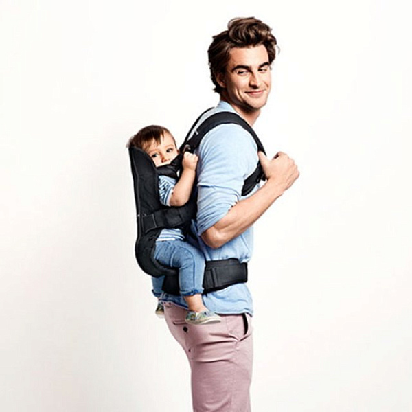 Многофункциональный рюкзак-кенгуру BabyBjorn One Cotton для ношения ребёнка на груди и на спине фото 3