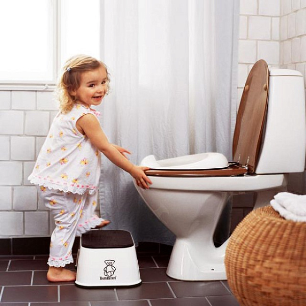 Универсальный стульчик-подставка для ребенка BabyBjorn Safe Step фото 2