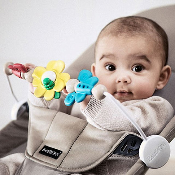Купить деревянную игрушку для шезлонга BabyBjorn Balance (БебиБёрн Баланс) недор