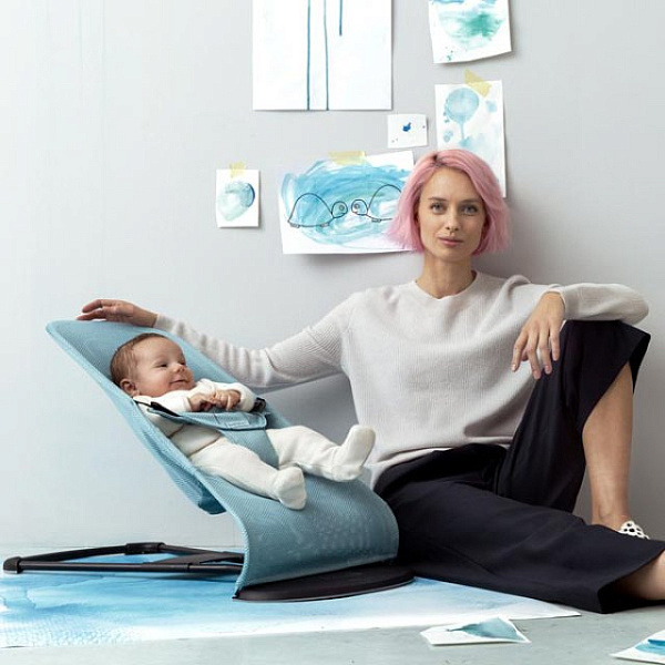 Фото Детское кресло-шезлонг BabyBjorn Balance Soft Air, реальные фотографии клиентов | Коляски-Кроватки.Ру